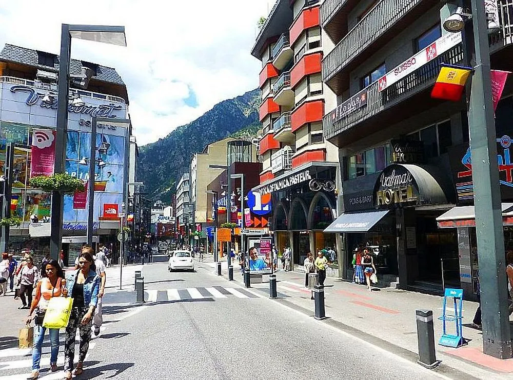 **  Glaner Hotel Cafe Andorra la Vella Andorra