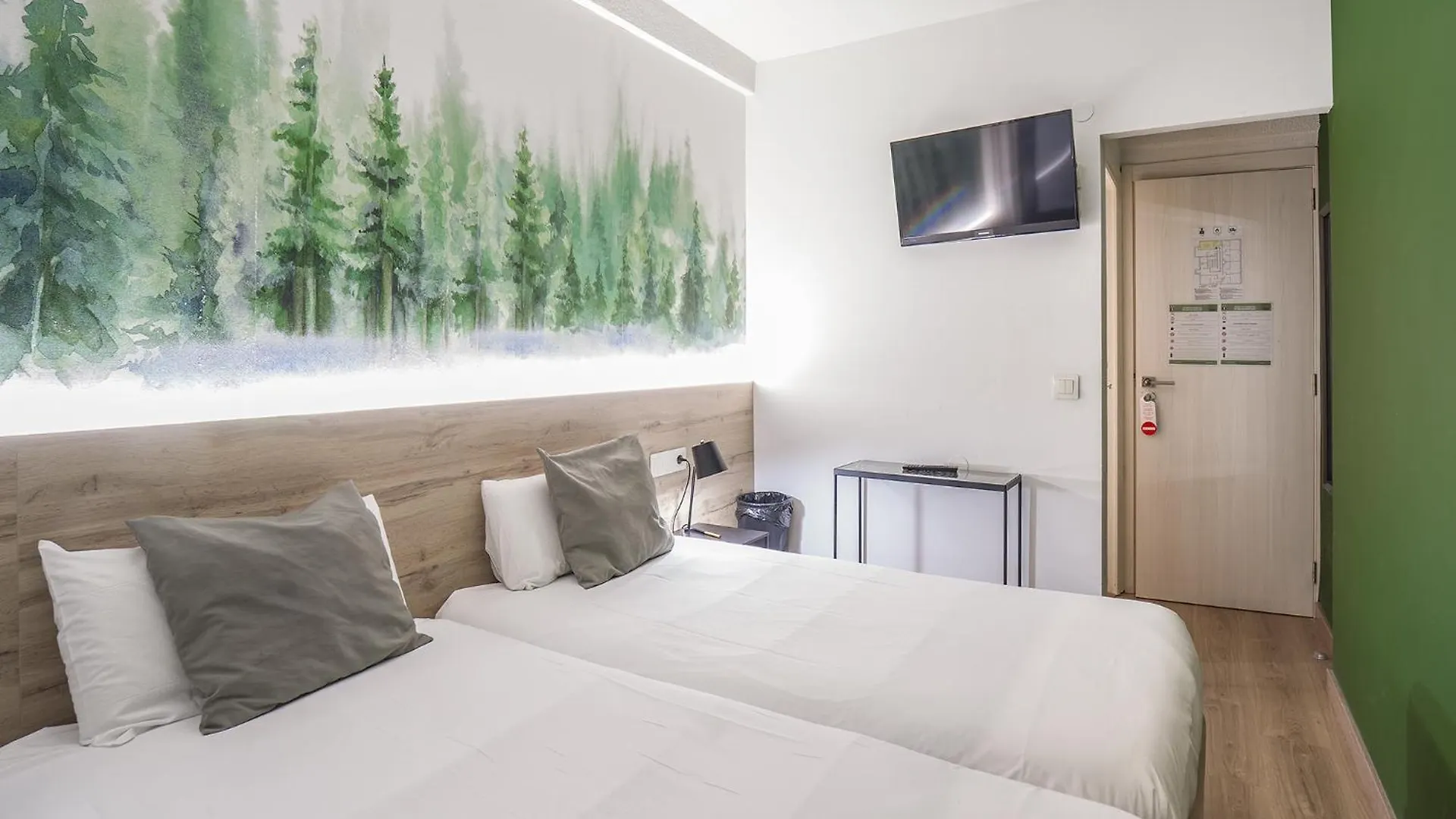 **  Glaner Hotel Cafe Andorra la Vella Andorra